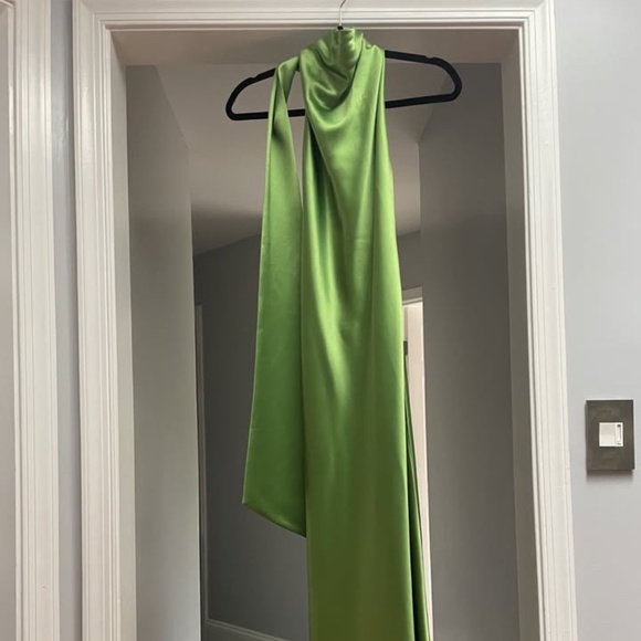 sau lee Dresses & Skirts - Sau Lee Green backless halter dress